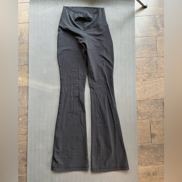 TnaBUTTER™ Atmosphere Flare Hi-Rise Legging - Picture 4 of 6